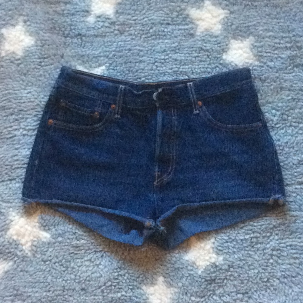 Levi’s Dark Wash Jean Shorts